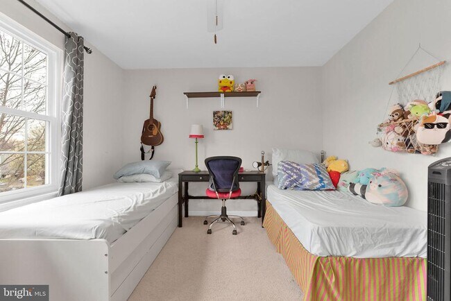 Building Photo - 15728 Beau Ridge Dr