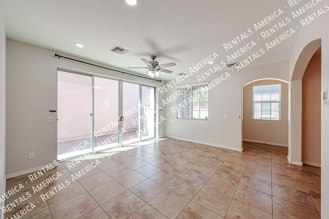 Building Photo - 886 S Brewer Dr