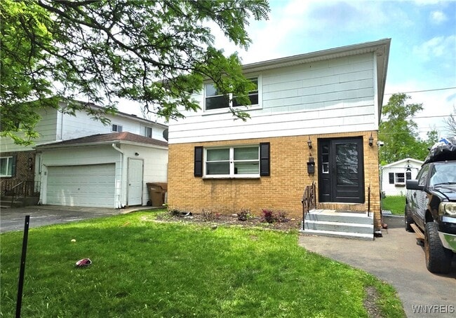 Primary Photo - 50 Strasbourg Dr