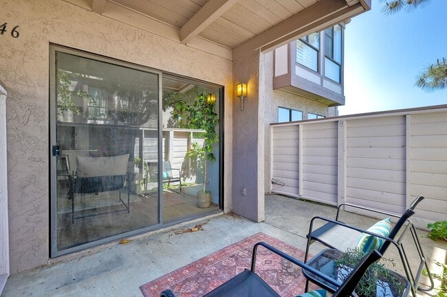 Building Photo - 9209 Village Glen Dr