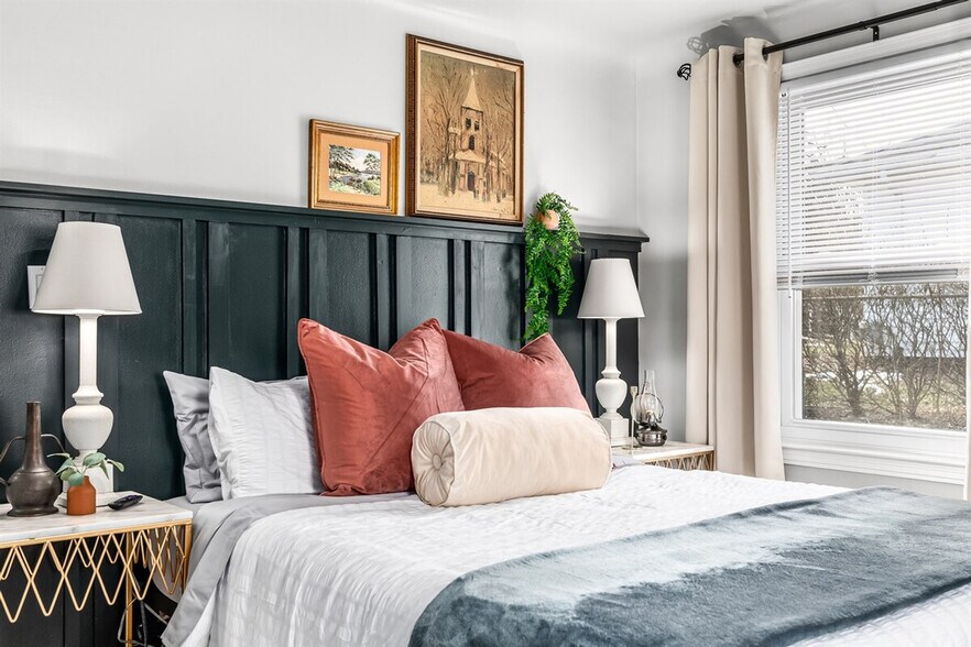 Building Photo - 8254 Mary Ann Ave