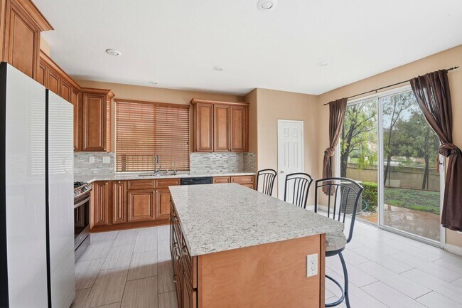 Building Photo - 125 Macademia Ln