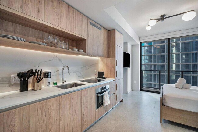 Building Photo - 601 N Miami Ave