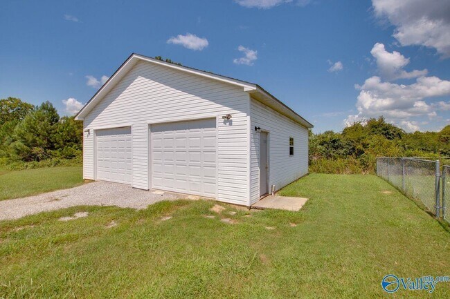 Building Photo - 115 Raptor Ct