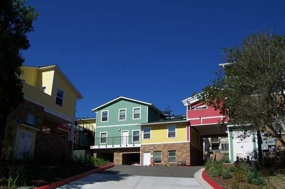 Primary Photo - Lachen Tara Apartments