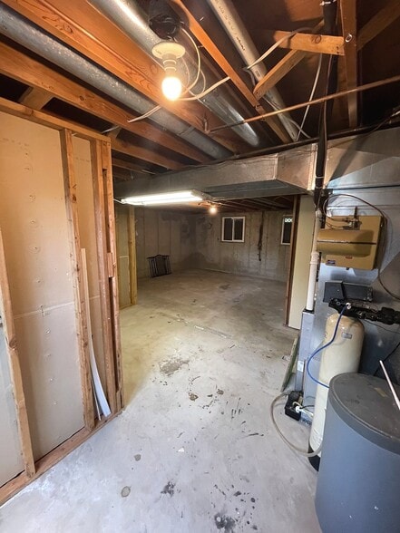 Building Photo - 1097 Grove Creek Dr