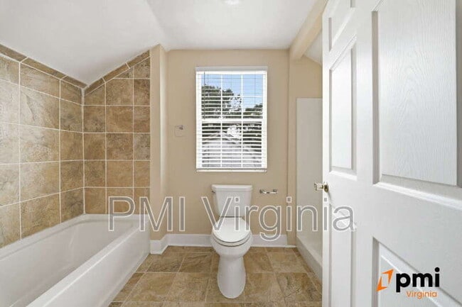 Building Photo - 324 W 36th St