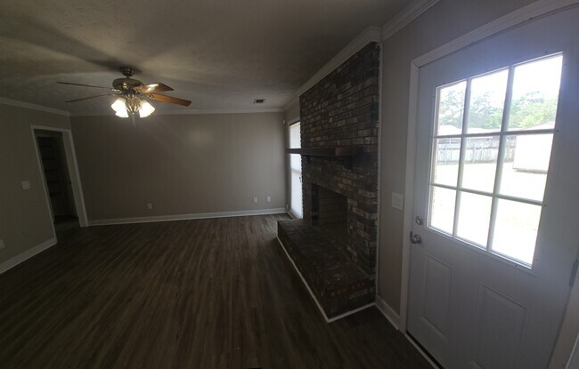 Building Photo - 5727 Lexington Dr