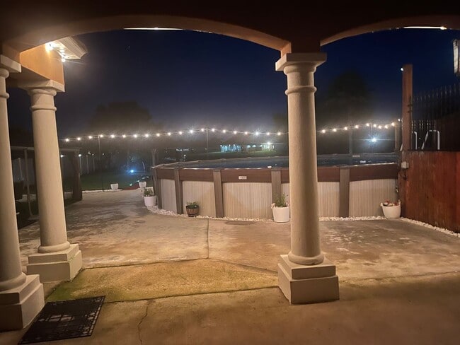 Building Photo - 3 Bedroom House in Addis with Pool, Gazebo...