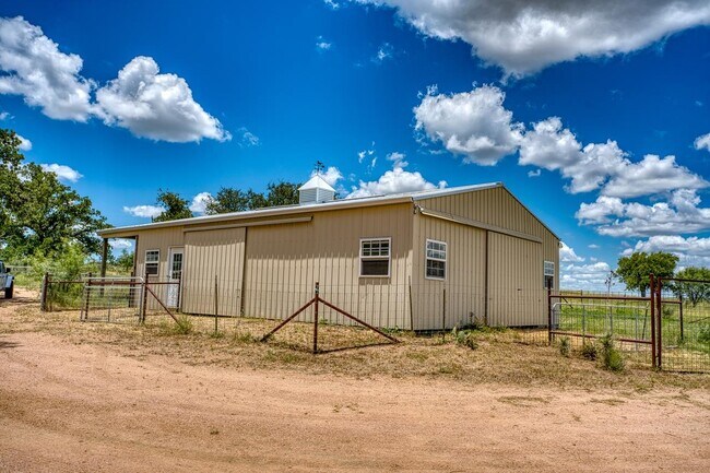 Building Photo - 6552 CR 403