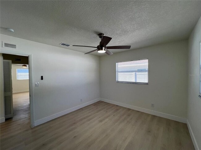 Building Photo - 2502 Tropical Shores Dr SE