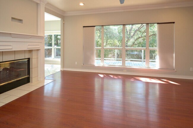 Building Photo - Mission Ridge beauty-4 bedroom 3 1/2 bath-...
