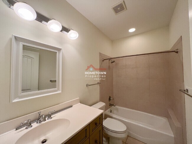 Building Photo - Beautiful 3-Bed Home with Outdoor Kitchen ...