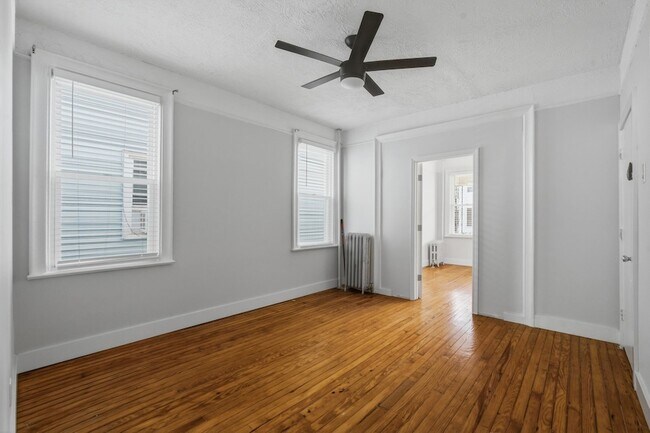 Building Photo - 16 Vreeland Terrace