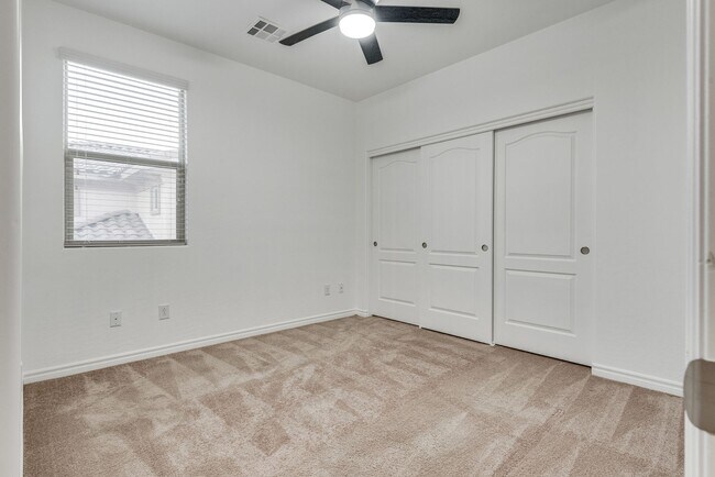 Building Photo - Welcome to your dream home located in the prestigious guard-gated community of Tuscany in Henderson!