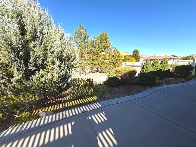 Building Photo - Spanish Springs 5bed/3bath - Move in Speci...