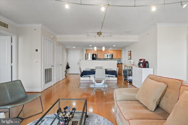 Building Photo - 1220 N Fillmore St