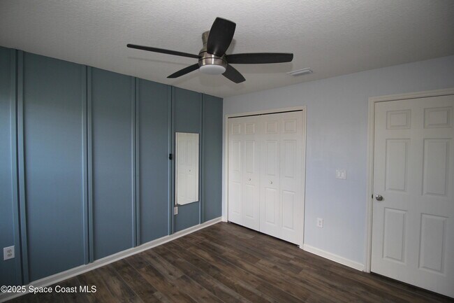 Building Photo - 824 Musgrass Cir