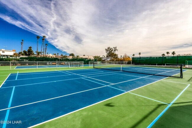 Building Photo - Beautiful updated condo in Los Lagos Upstairs unit.