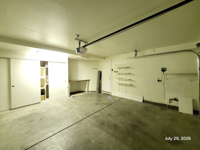 Building Photo - 9436 Summer Rain Dr