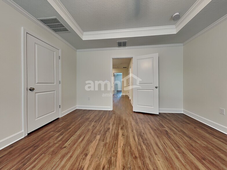 Building Photo - 1073 Walden Pond Dr
