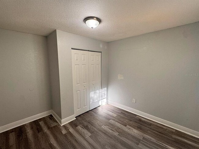 Building Photo - 302 Sherwood Dr