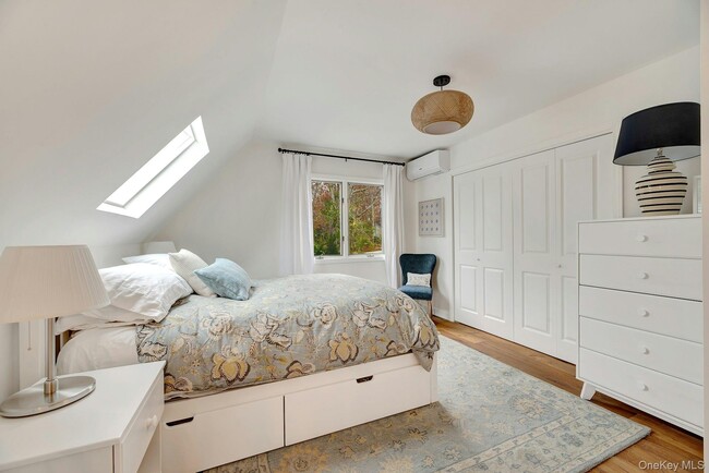 Building Photo - 25 Miami Ave