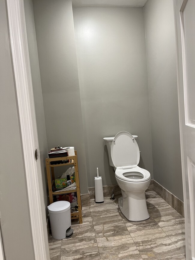 Building Photo - 117 Batchelor Dr