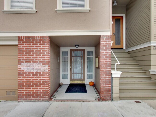 Building Photo - 234 17th Ave