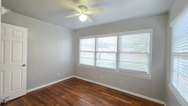 Building Photo - 4415 45th St