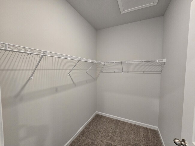 Building Photo - 77 Bonaparte St