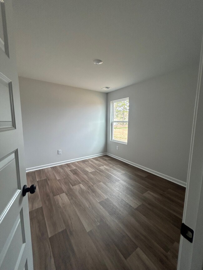 Building Photo - 321 Sweet Vernal St