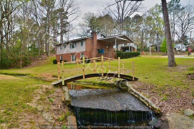 Building Photo - 1747 Holly Hill Dr West Columbia SC 29169