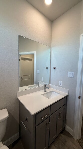 Building Photo - 1654 Reed Dr