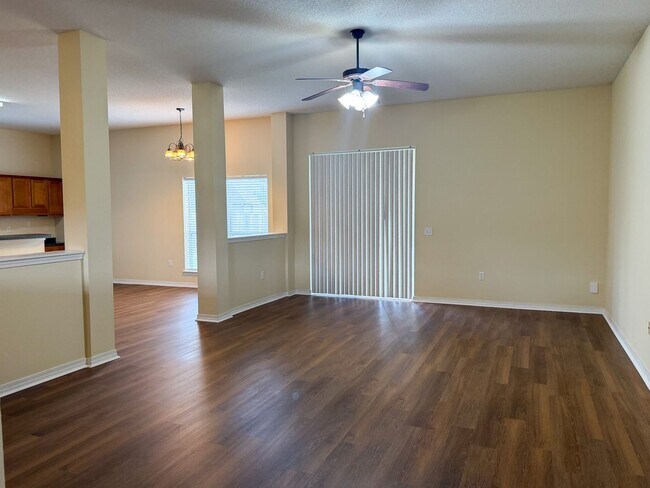 Building Photo - 5442 E Brook Dr