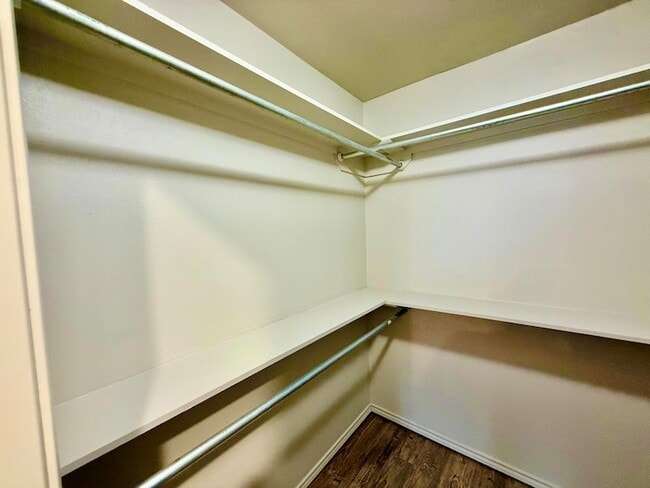 Building Photo - 909 Manchester Ct