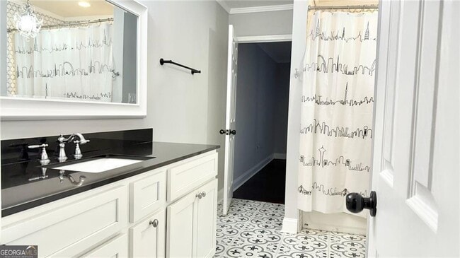 Building Photo - 1104 Pine Heights Dr NE