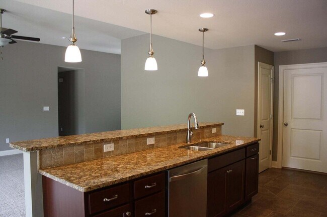 Building Photo - 4504 Weybridge Dr