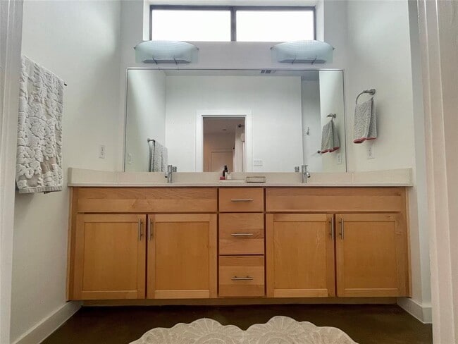 Building Photo - 3700 Garden Villa Ln