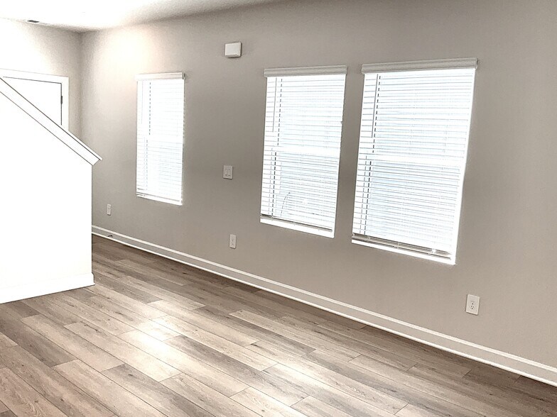 Building Photo - 548 Crowder Pl