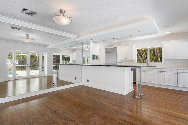 Building Photo - 263 S Maya Palm Dr