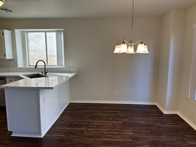 Building Photo - GORGEOUS NORTHWEST HOME, MOVE IN READY!
