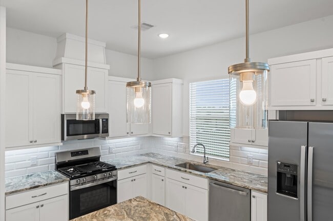 Building Photo - 21234 Black Gap Wildlife Dr