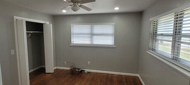 Building Photo - Remodeled 3 bedroom 2 bathroom house with 2 car garage and fenced yard