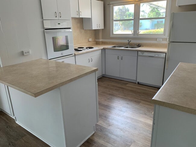 Building Photo - Kailua- Updated 3 bedroom 2 bath beautiful...