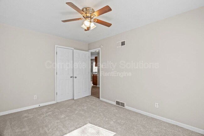 Building Photo - 9750 Lorna Ln