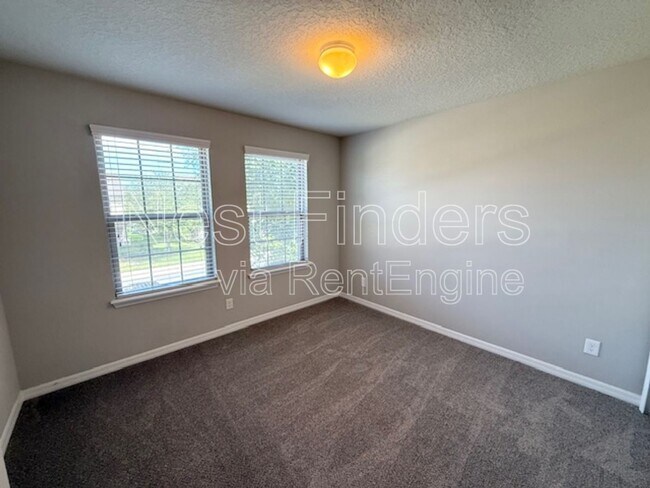 Building Photo - 7028 Buroak Ct