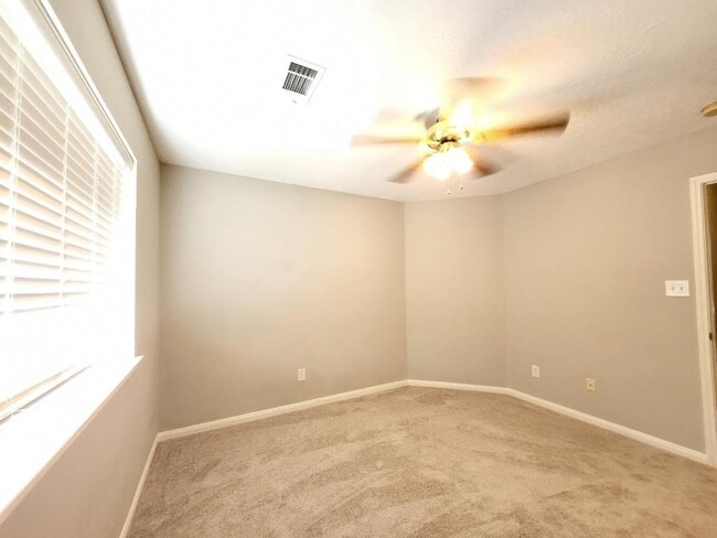 Building Photo - 20402 Westfield Pkwy Dr