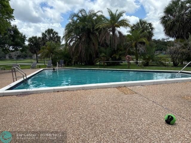 Building Photo - 1811 Sabal Palm Dr