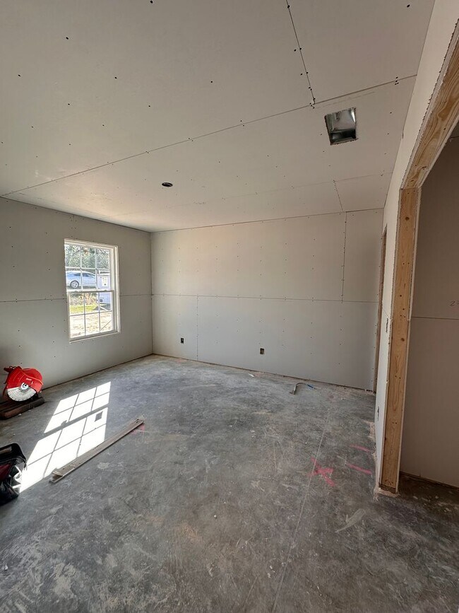 Building Photo - 4 Bed 3 Bath Brick Home